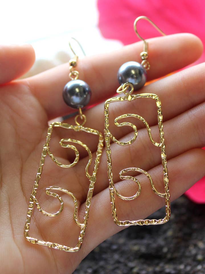 Double Wave: Hamilton Gold Earring with Shell Pearls for wholesale by Anela's Jewelry