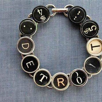 Detroit - Llavero para máquina de escribir para venta al por mayor de Joy Sparks Designs