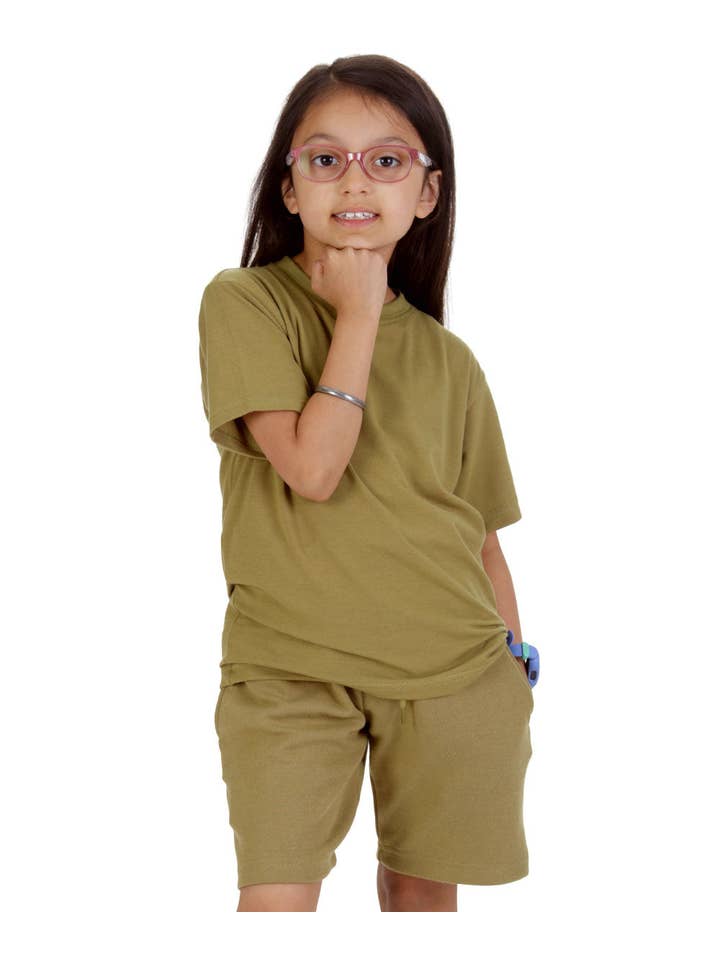 Olijfgroen Olijfgroen T-shirt en korte broek voor kinderen voor groothandel op Faire
