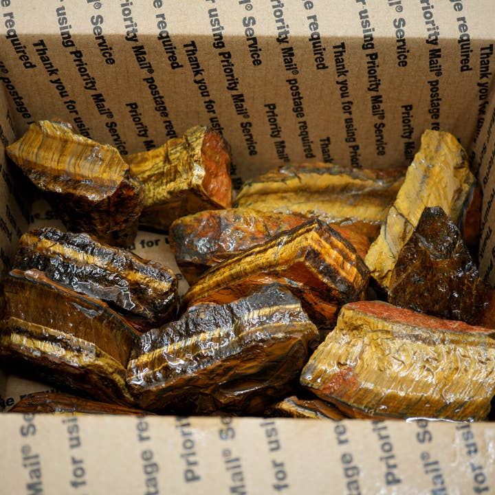 Tarif Forfaitaire Œil de Tigre Doré - Éclat Intense avec Œil de Faucon - Afrique du Sud pour la vente par Lapidary Central