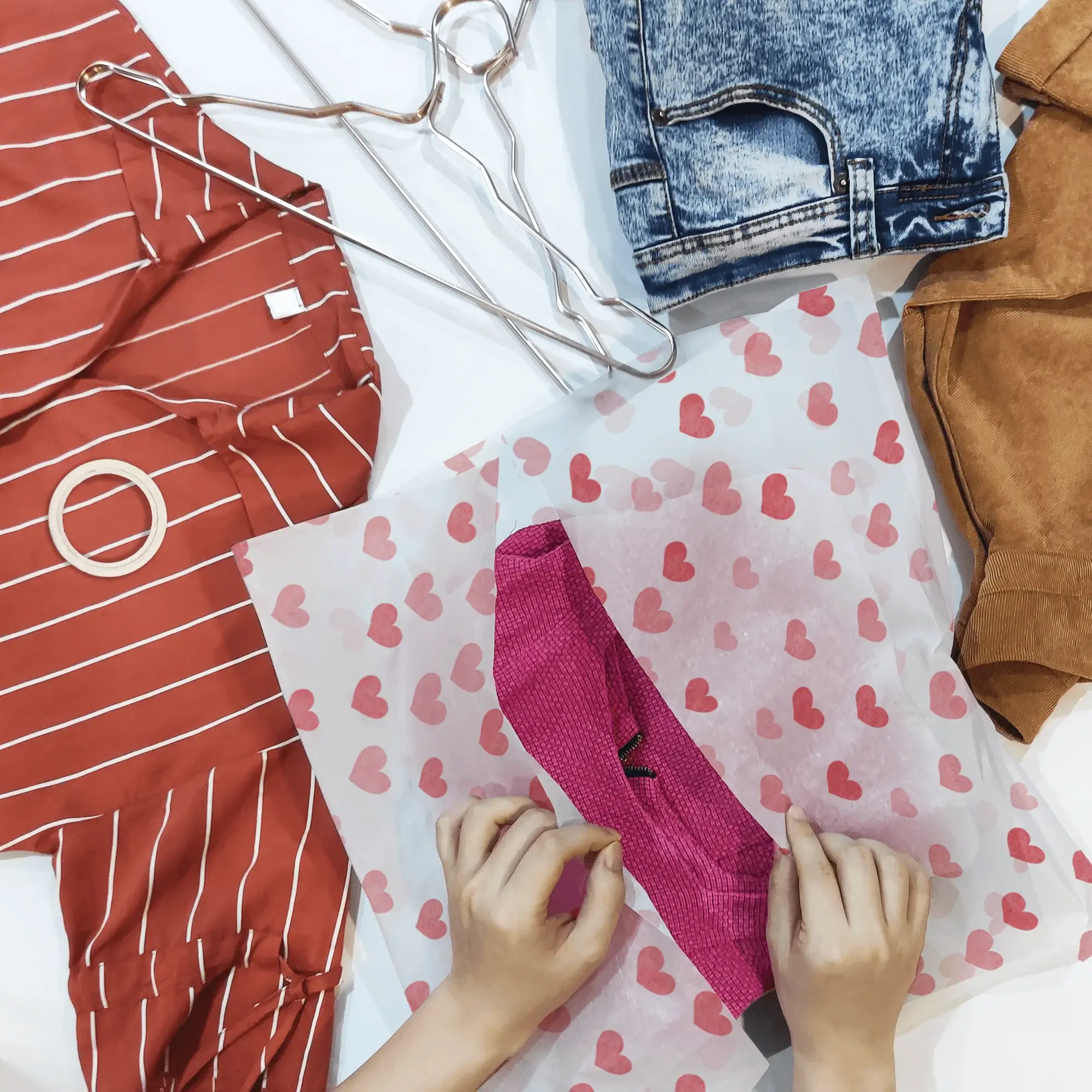 Eleven Fashion – wholesale Tissue paper – Fading Hearts Designer Printed Tissue Paper6