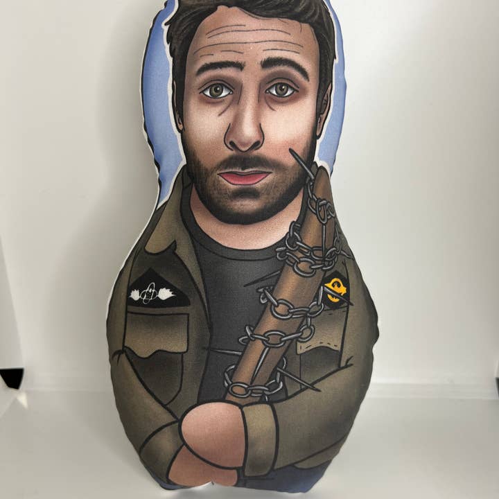 The Cuddle Cult - Venta al por mayor Adornos - Peluche o adorno inspirado en Always sunny de Charlie Kelly2