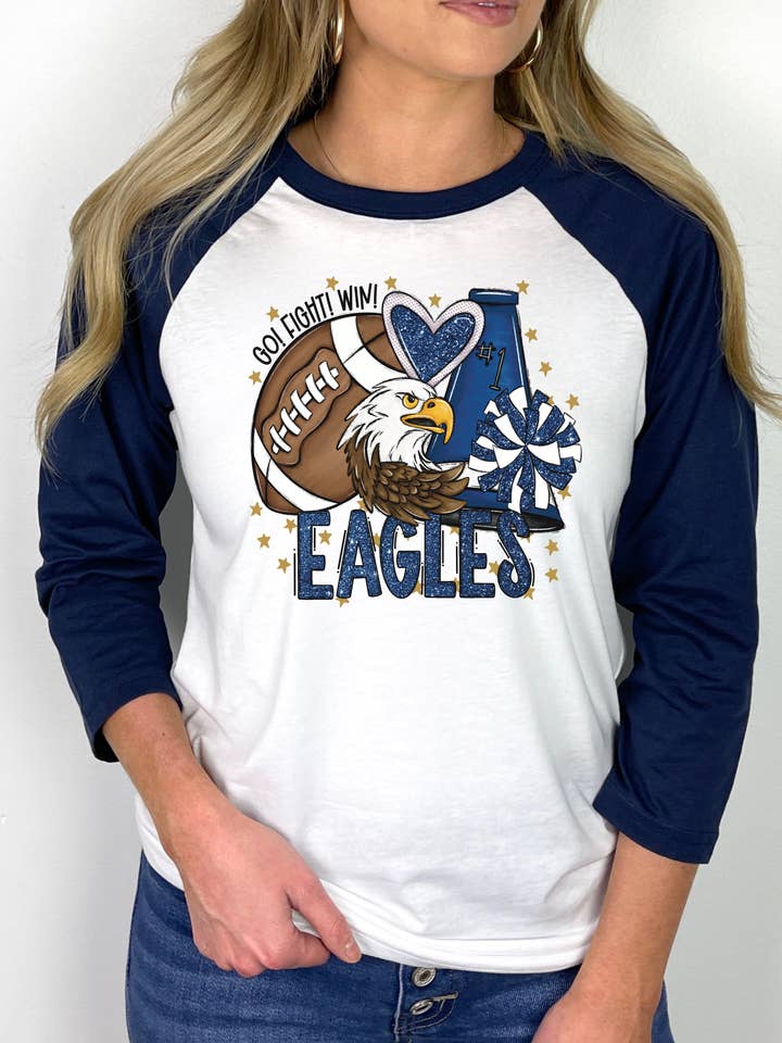 T-shirt graphique raglan avec mascotte de football des Eagles pour la vente par Keep it Gypsy
