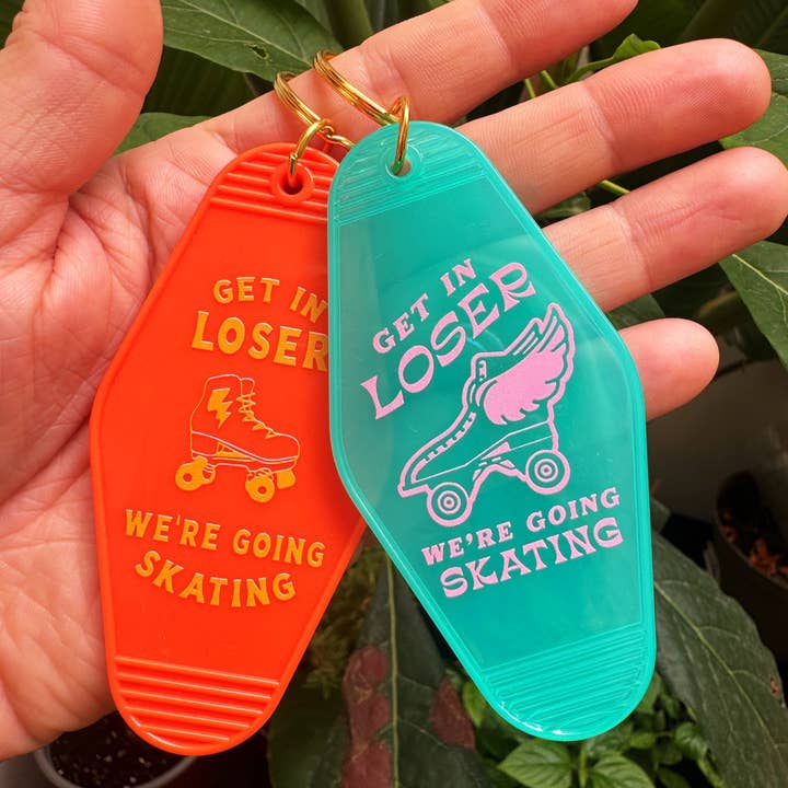 Create & Skate Factory – wholesale Nyckelring - Unisex – Låt oss åka skridskor Retro Motel Nyckelring