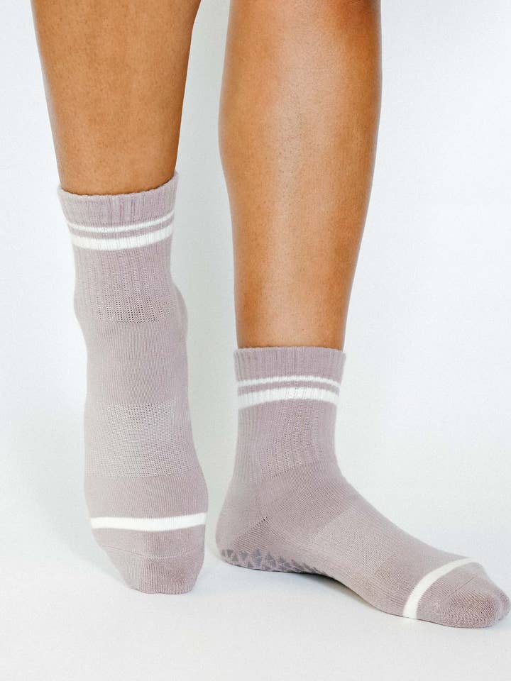 Pointe Studio – Meias - Mulher por atacado – Meias de Tornozelo para Mulheres Varsity – Mistura de Algodão Antiderrapante para Pilates & Barre0