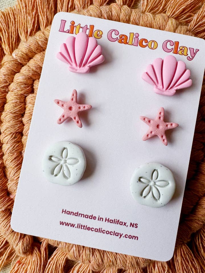 Seashell Stud Pack | Örhängen i polymerlera för wholesale av Little Calico Clay