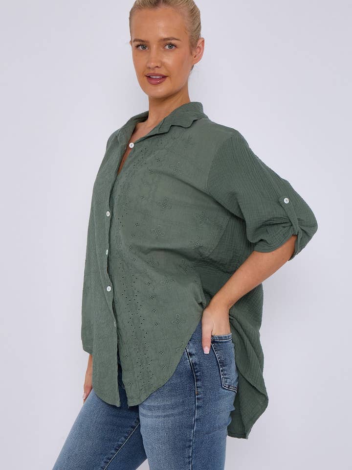 Miss Bold – wholesale Buttoned-down shirt – Women's – Italian Embroidered Cotton Button-Up Tunic Shirt with Rolled Sleeves4