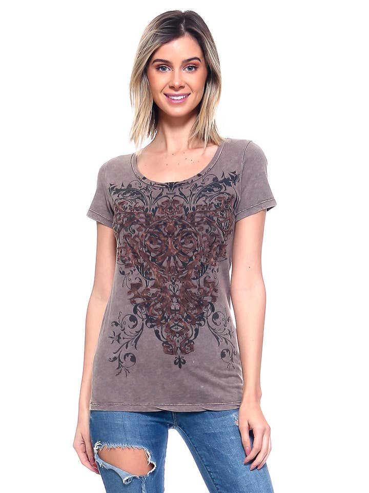 T-shirt à col rond délavé minéral avec motif vintage brodé pour la vente par Urban X Apparel