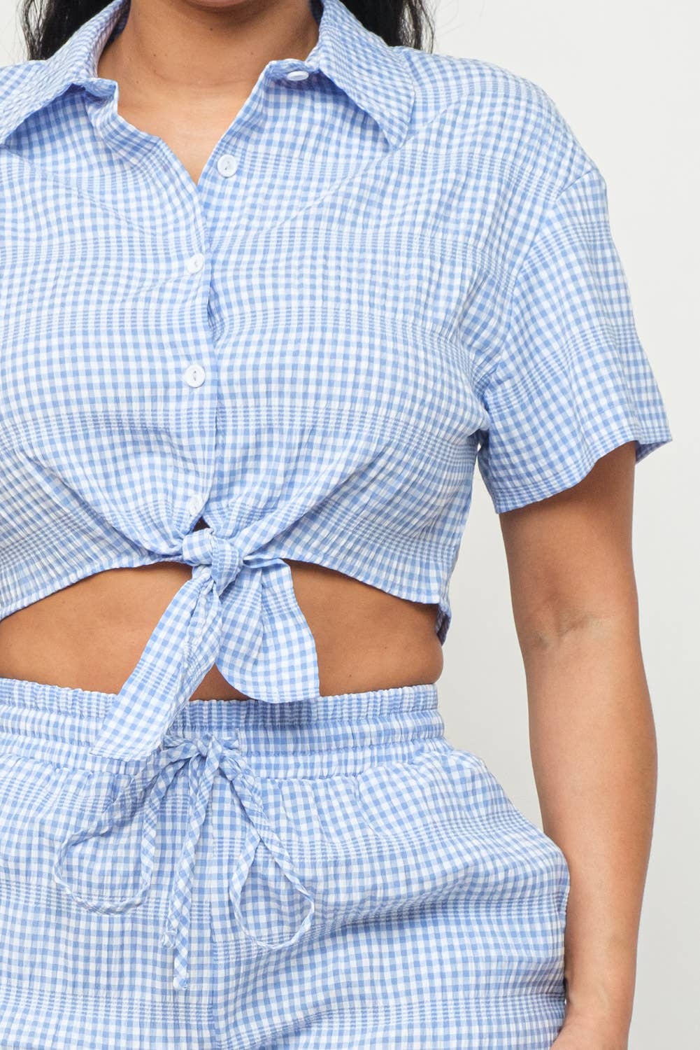 Julia by LoveJ - Wholesale Loungeset - Dames - Set met striksluiting en korte broek met gingham-knoopsluiting aan de voorkant11