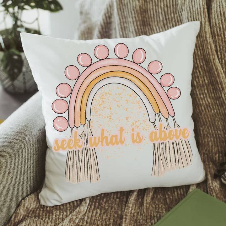 Housse de coussin Rainbow Seek ce qui est au-dessus pour la vente par Capable By Design