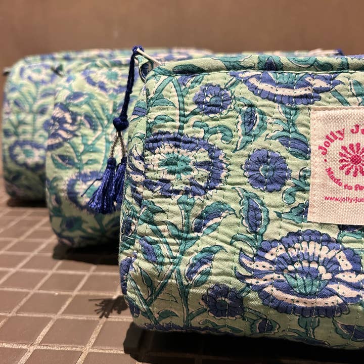 Jolly Jungle - Wholesale Toiletry Bag - Women's - Ocean Flower Kit1
