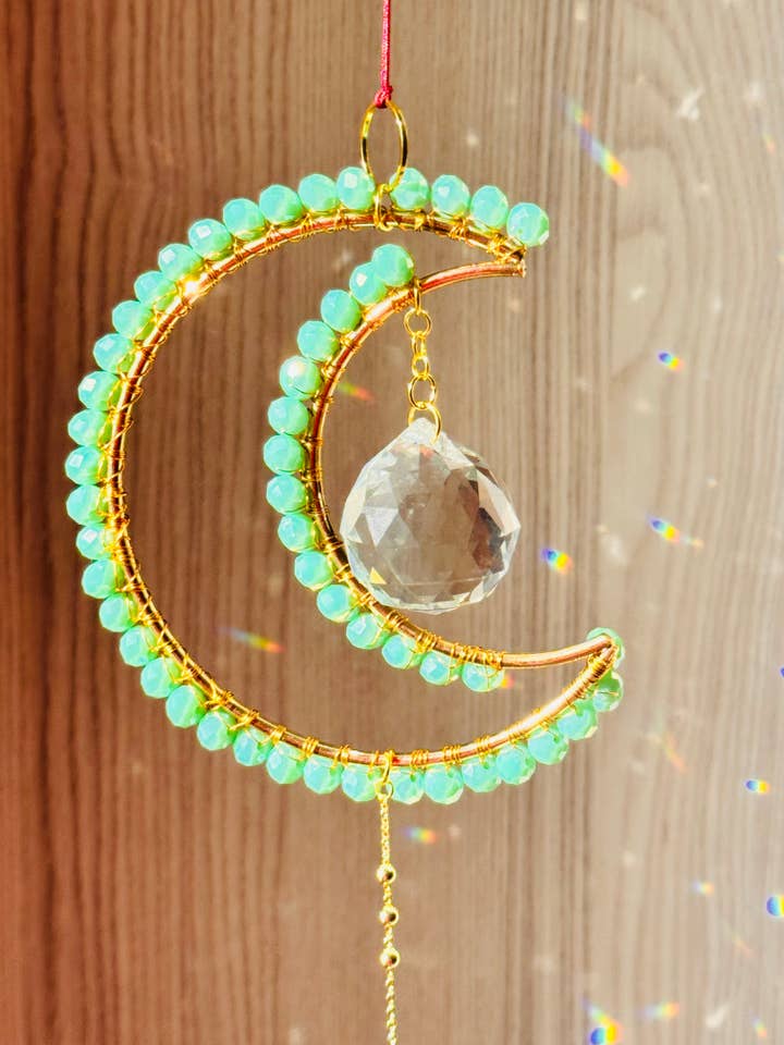 Attrape-soleil menthe Midi Crescent pour la vente par Magick Collective