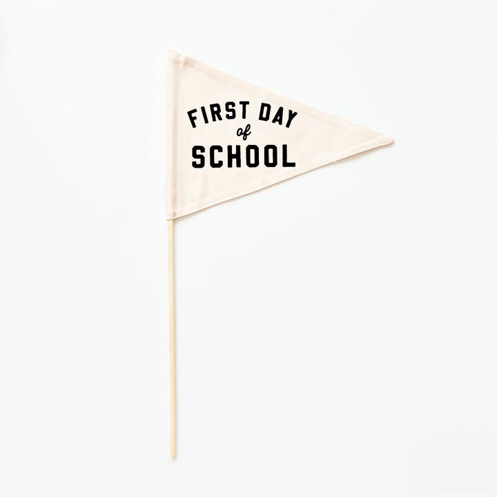 Primeiro Dia de Escola Bandeira: Escolha o Seu Ano (Pré-escolar → 12.º) {Preto} por atacado de Hunny Prints