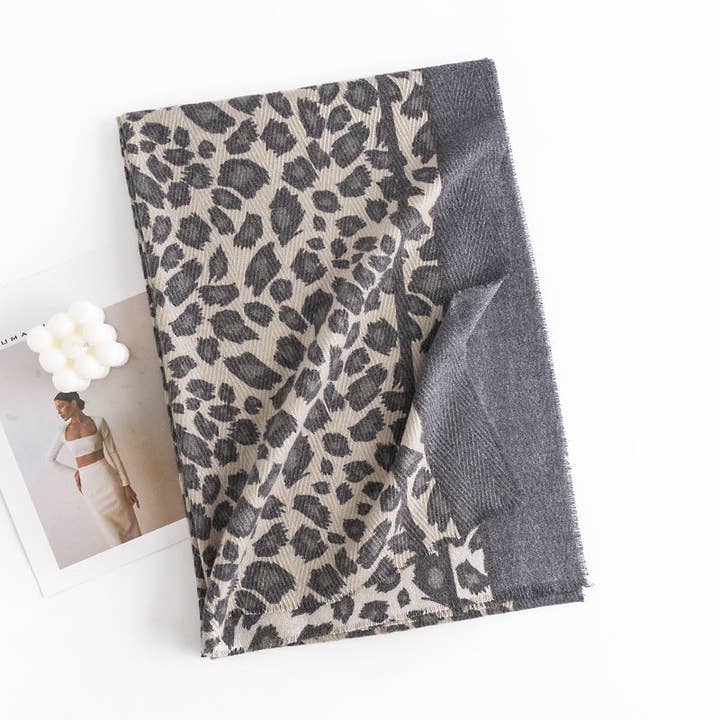 Funkyrel® Atzbranding Limited - Wholesale Scarf - Women's - Scarvii - Leopard Print Winter Scarf