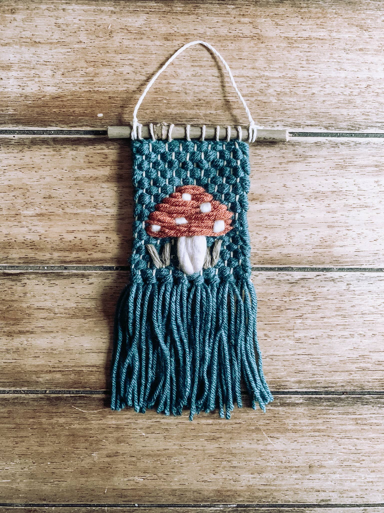 Hippie & Fringe - Wholesale Tapestry/Textile - Mini Macrame Woven Wall Hanging - Boho Mushroom Design2