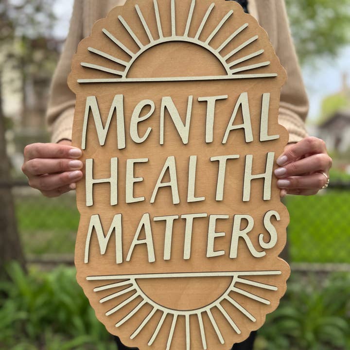 Panneau en bois "La santé mentale compte" pour la vente par Lettering Works