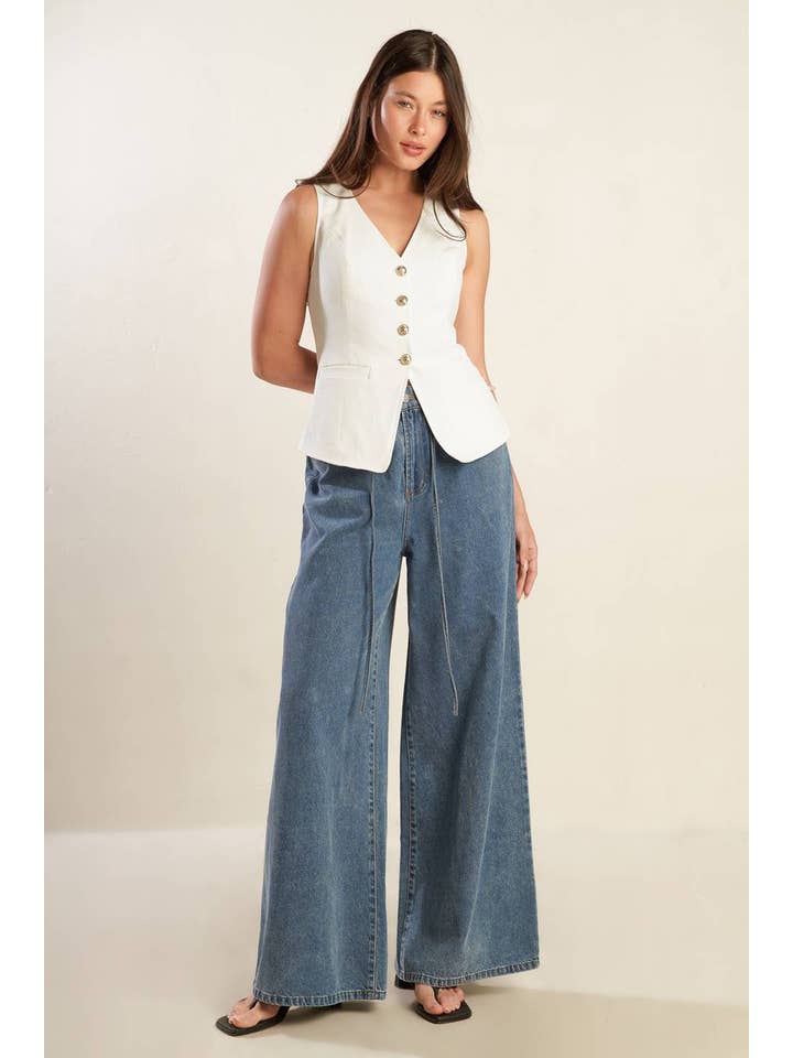 White A solid woven vest - FJ1163 for wholesale on Faire