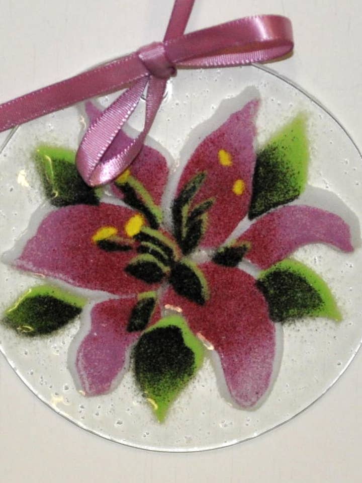 Attrape-soleil/décoration Star Gazer Lily pour la vente par Folio Art Glass