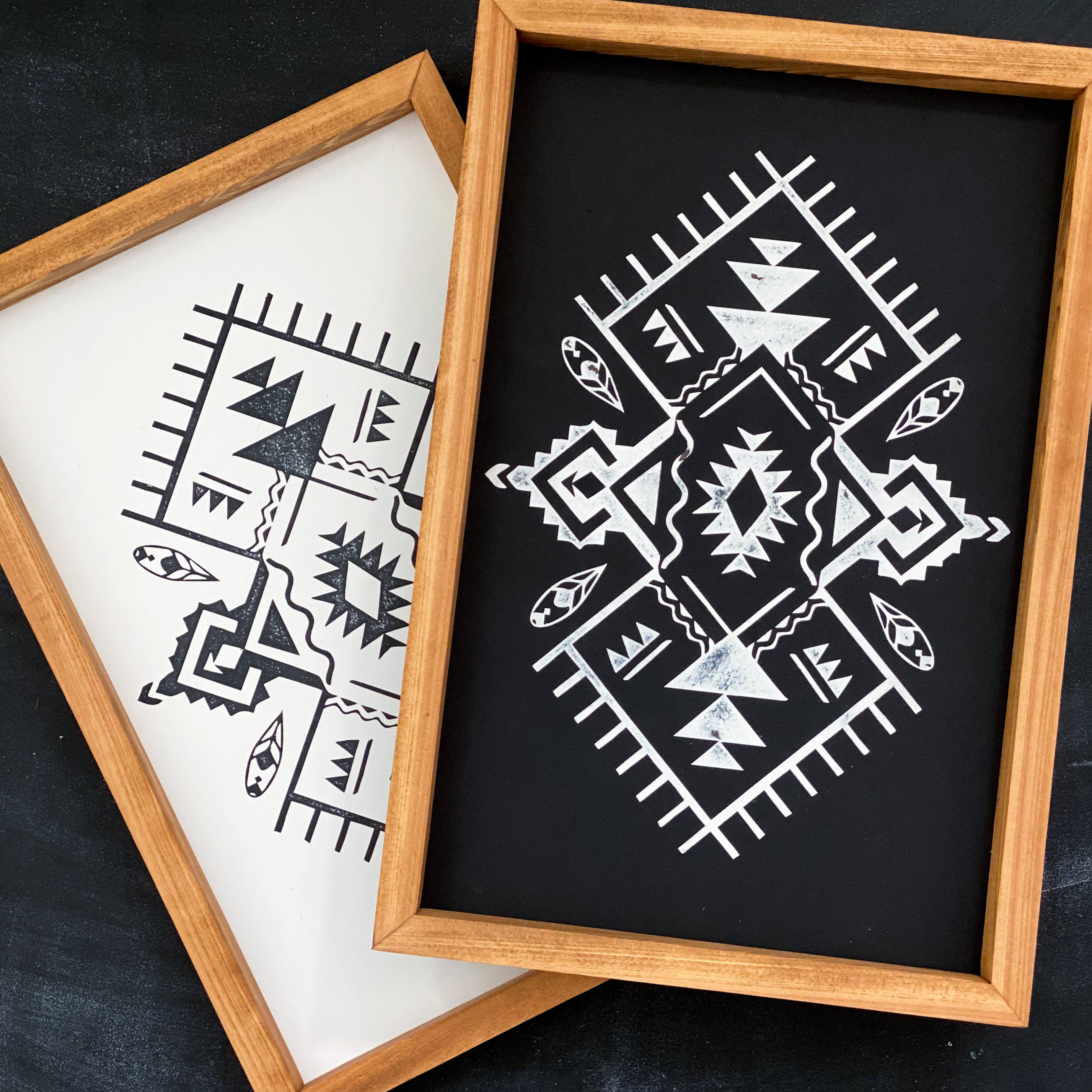 Southern Mesa Trading Co. - Venta al por mayor Letreros - Letrero de Madera Moab en Negro1