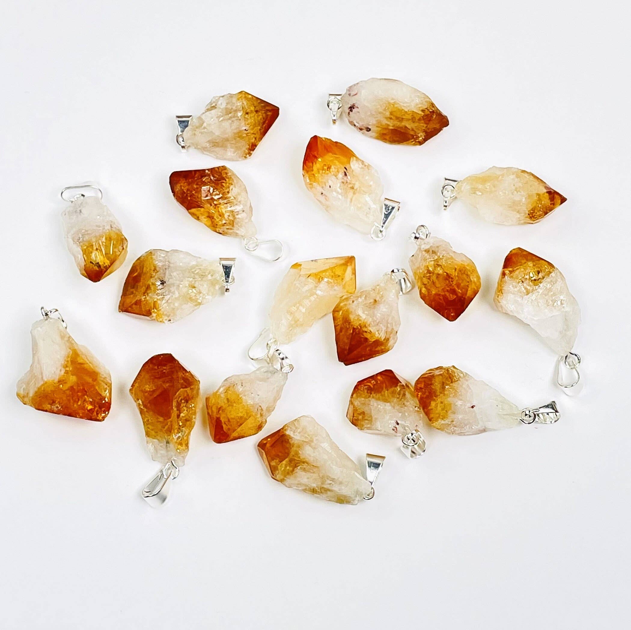 Jewelers Paradise - Vente Breloques/médailles personnalisées - Pendentif en pointe de citrine brute avec bélière plaquée or ou argent5