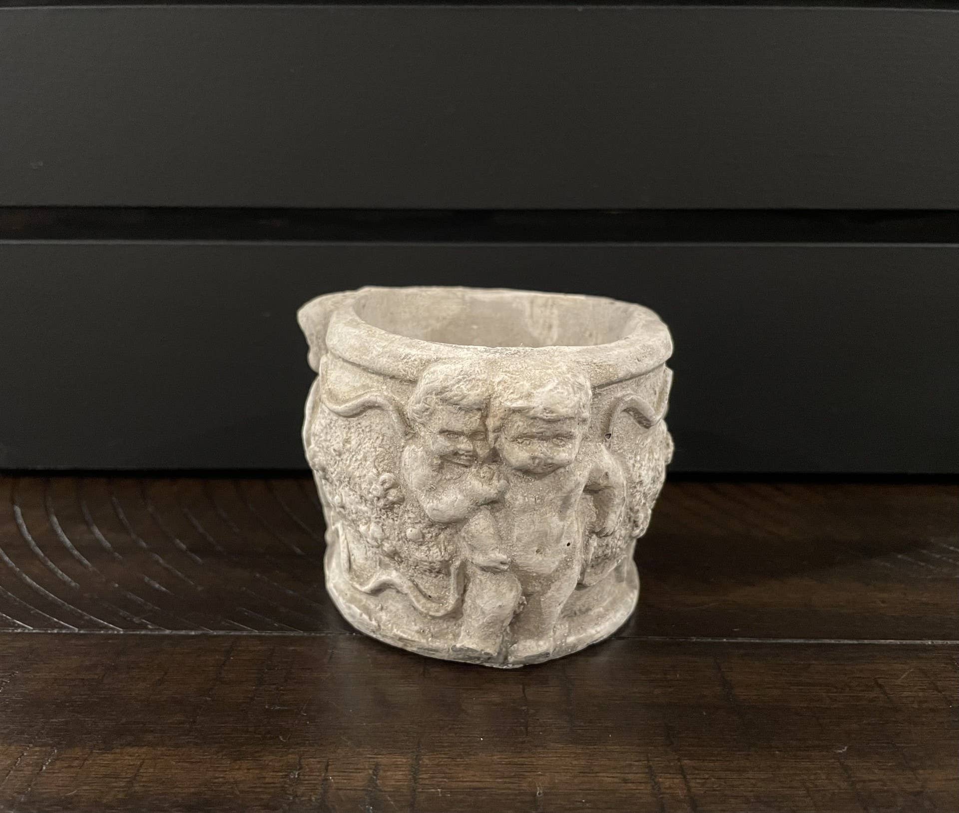 Masterpiece Studio - Wholesale Plant Pot - Small Cherub Pot (MS19)