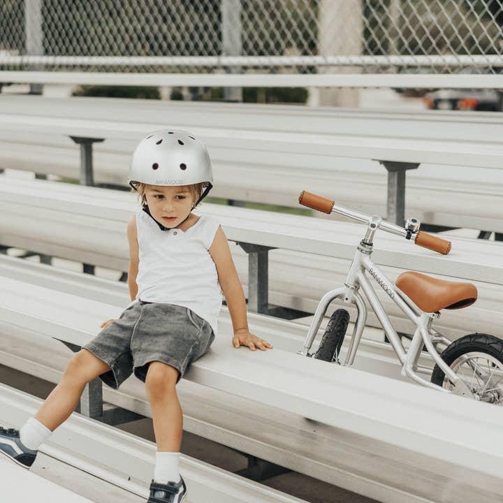 Banwood Inc - Wholesale Bike/Scooter - Kids - BANWOOD HELMET - CHROME (50-54 cm)3