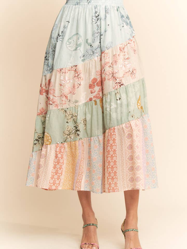 Sage Multi JUPE LONGUE À VOLANTS AVEC CEINTURE FLORALE ETHNIQUE MIXTE en vente sur Faire3