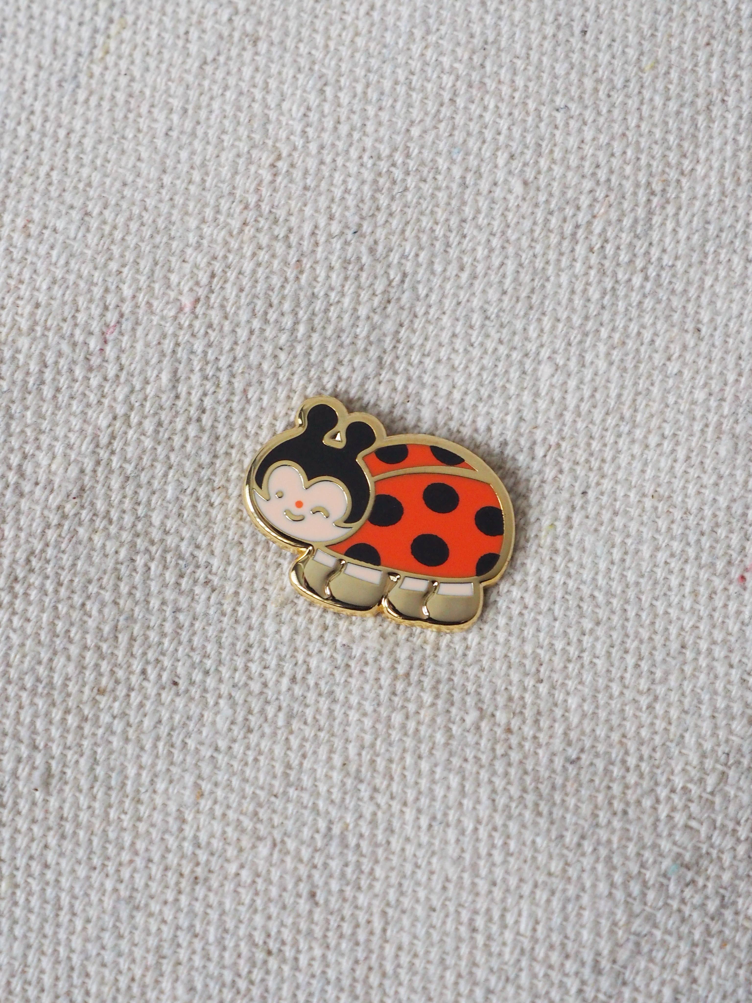 natamori - Wholesale Lapel Pin/Button - ladybug • enamel pin