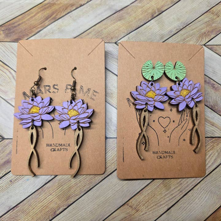 Näckros örhängen för wholesale av Mars & Me