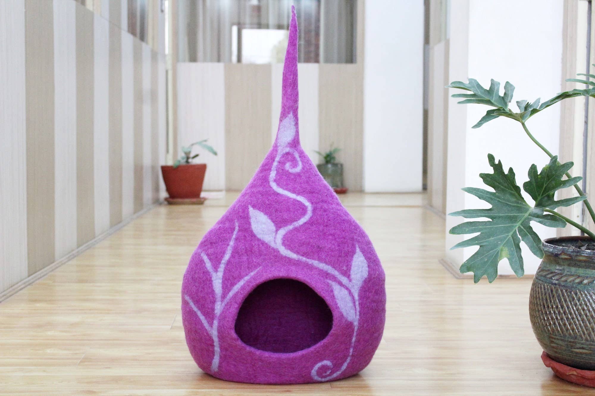 Woollyfelt - Wholesale Pet Bed - Cat/Dog - Handmade Wool Cat Cave Bed - 100% Pure, No Harmful Chemicals1