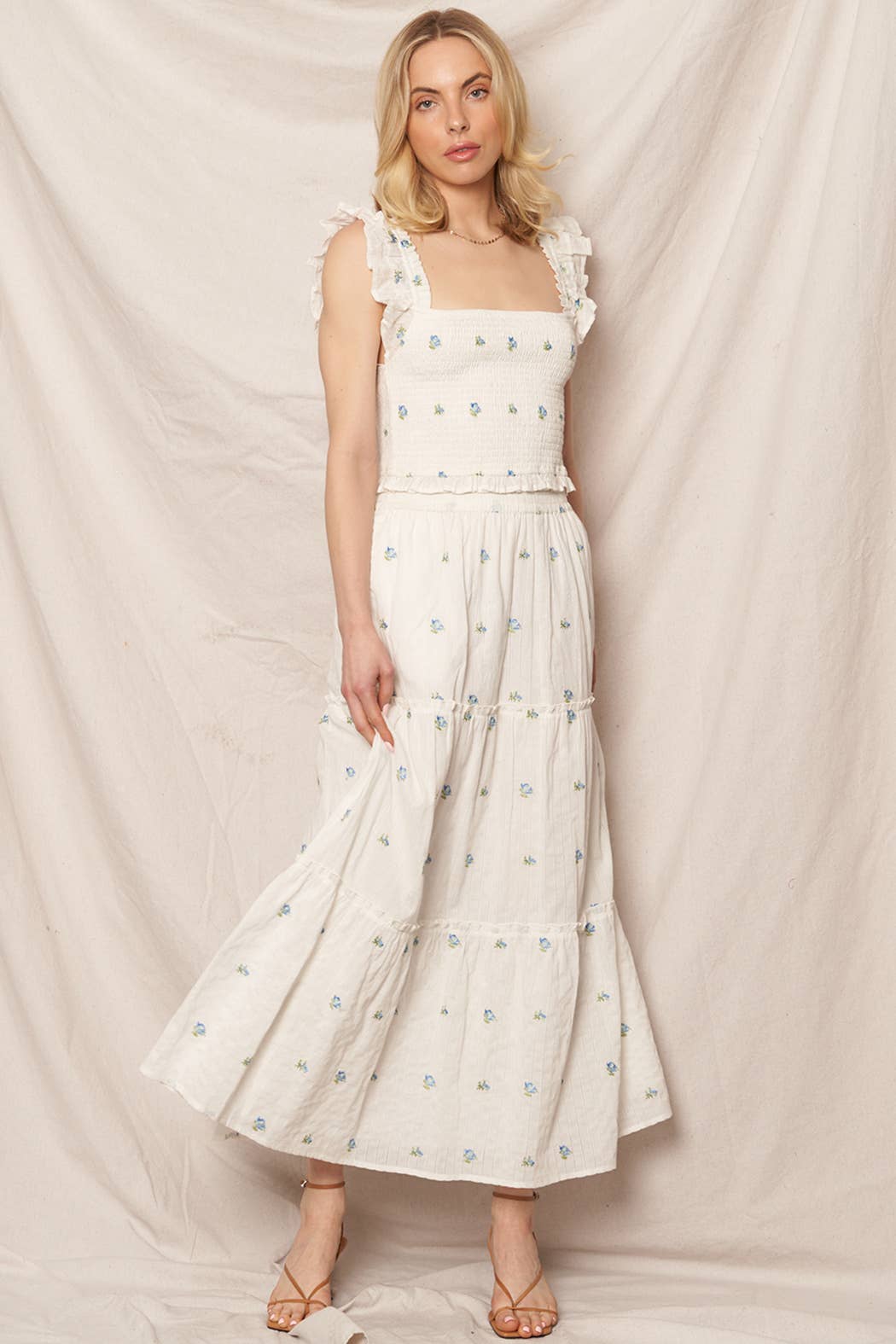 Blanc Bleu Jupe longue à volants à motif floral en vente sur Faire4