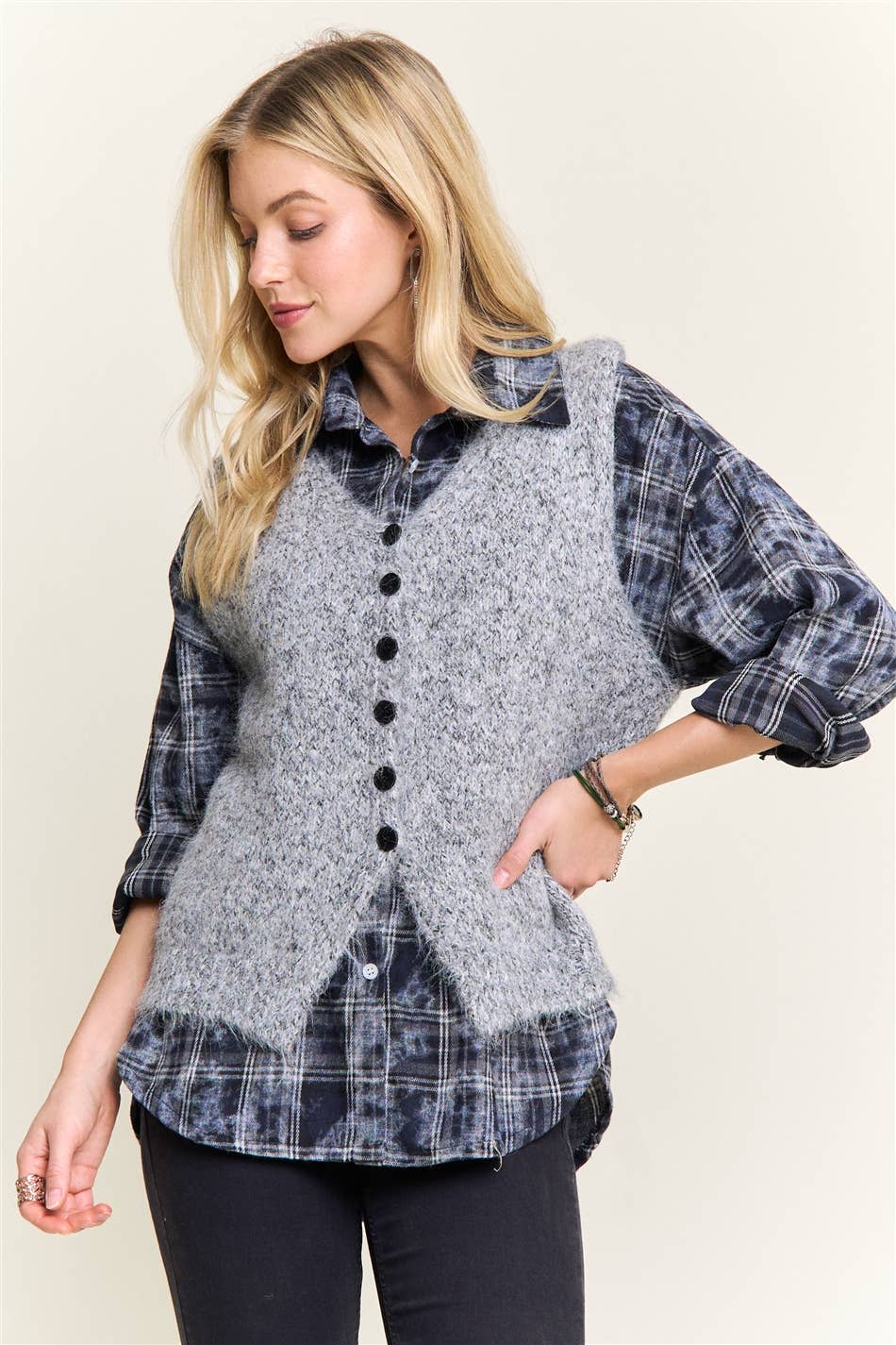 ADORA LA - Wholesale Outerwear Vest - Women's - CESW4158-BUTTON-UP FUZZY KNIT SWEATER VEST0