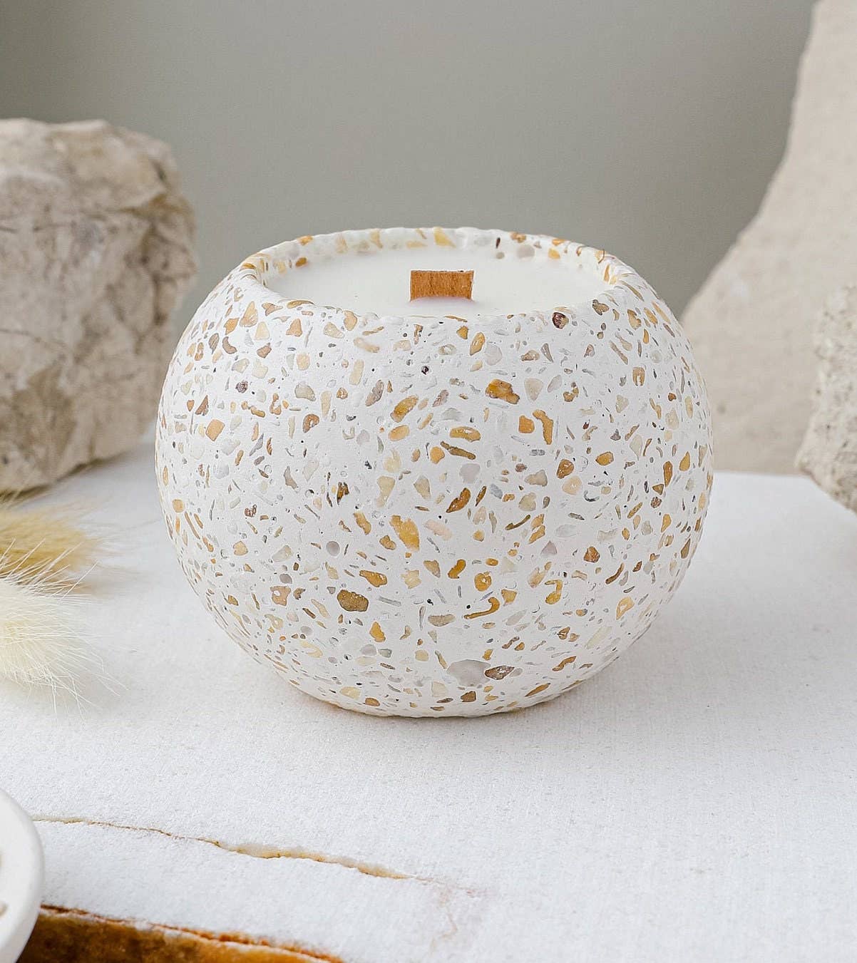 Nema Concept – wholesale Jar/filled candle – Terrazzo Soy Scented Candle, Sea Pebble Collection1