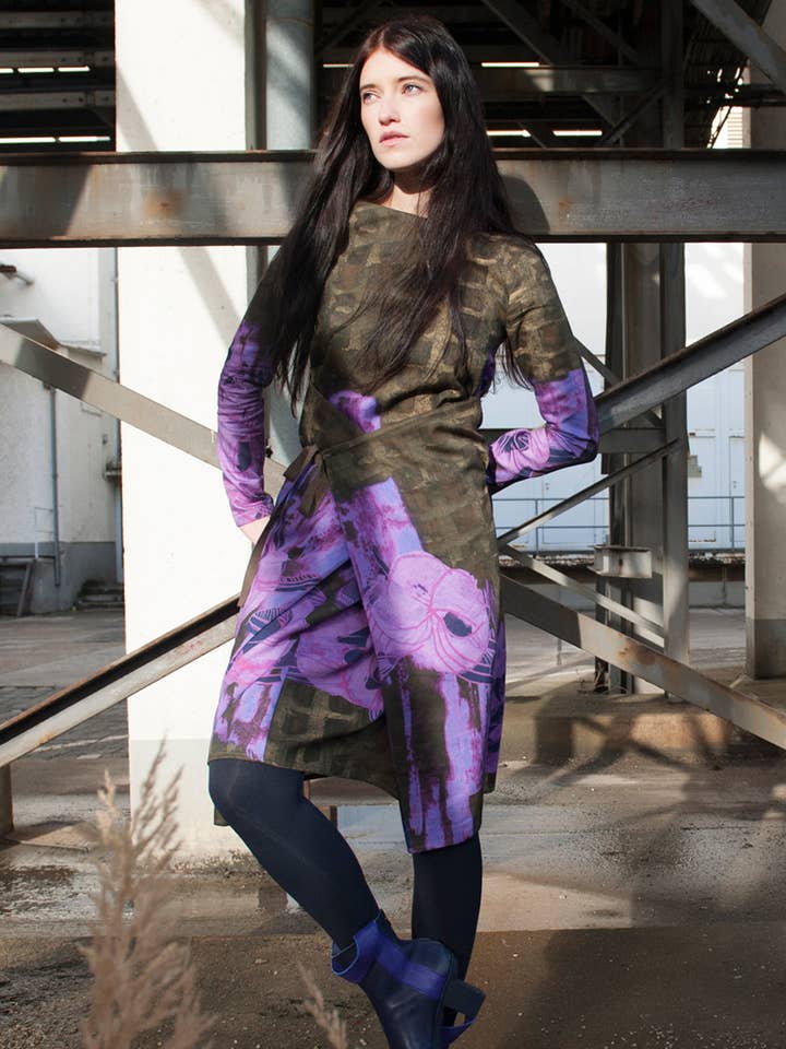 Alsidig blomsterkjole, pink for engroshandel hos Clara Kaesdorf