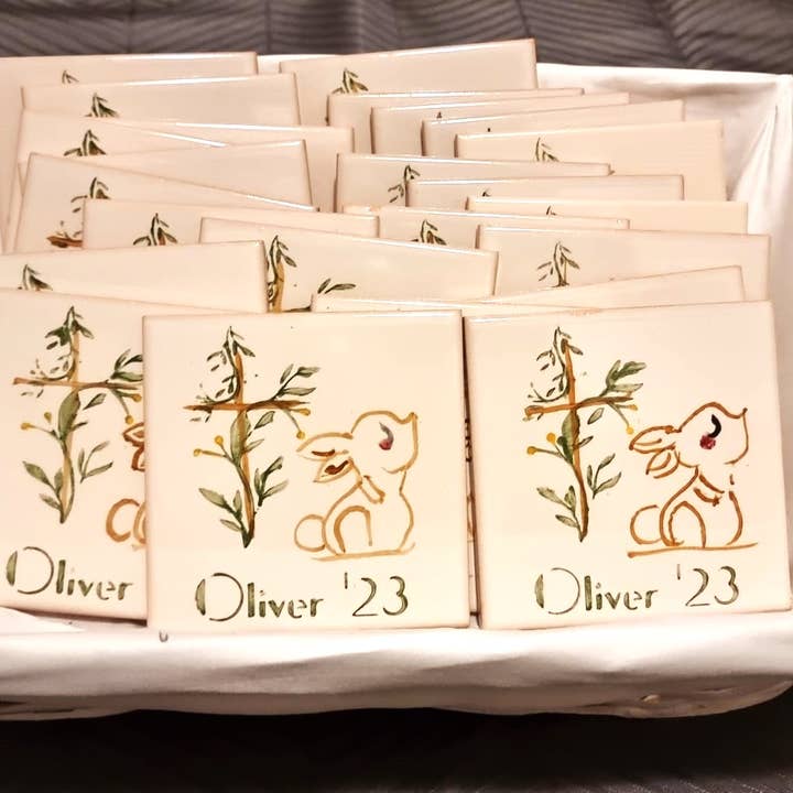 Personalisierte, handbemalte Fliesen für besondere Anlässe für den Großhandel von Hazbruk Ceramics