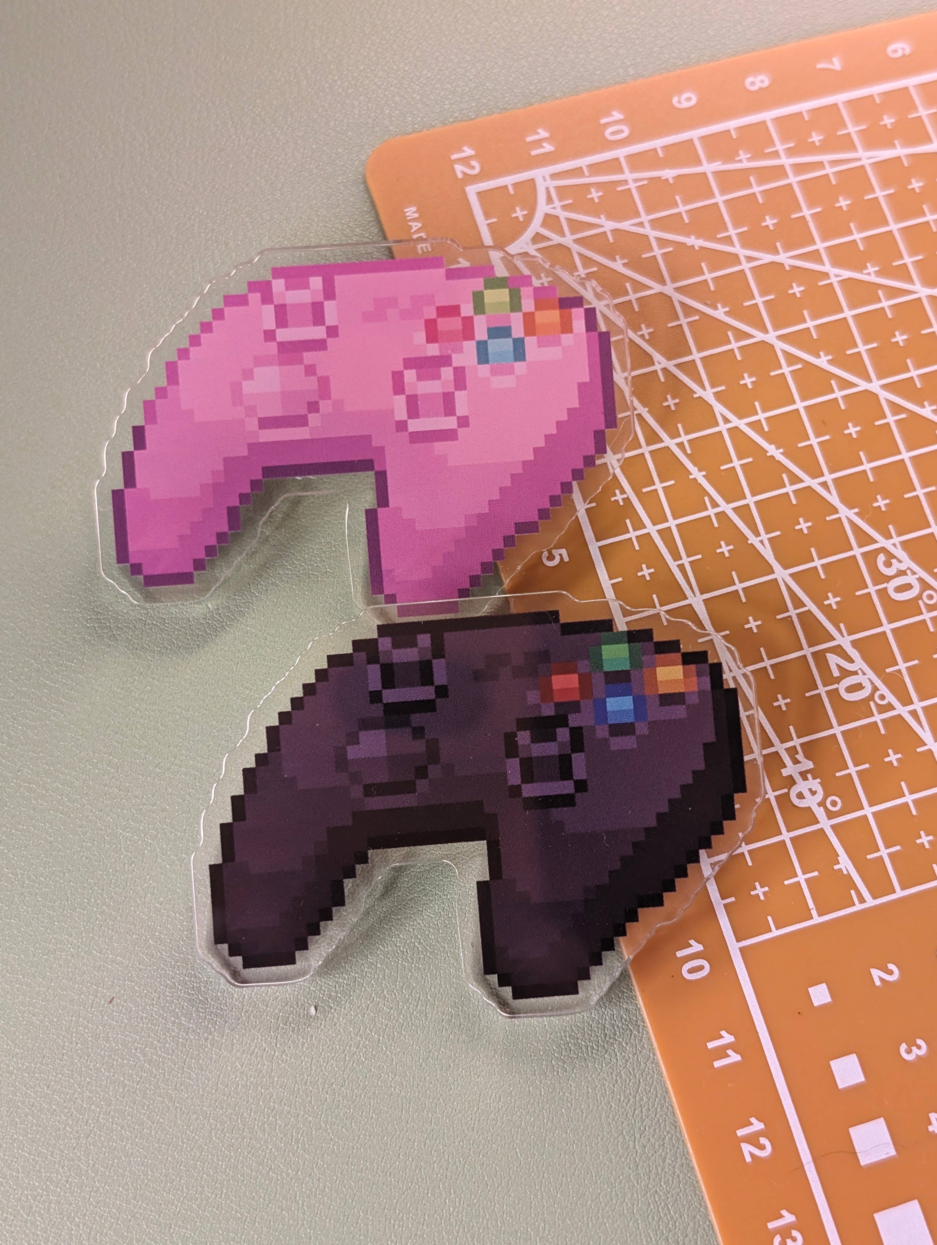BerryCutePixels - Wholesale Lapel Pin/Button - Pixel Controller Pin2