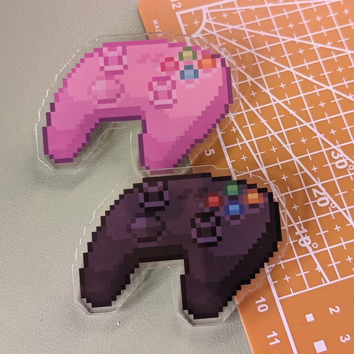 BerryCutePixels - Wholesale Lapel Pin/Button - Pixel Controller Pin2