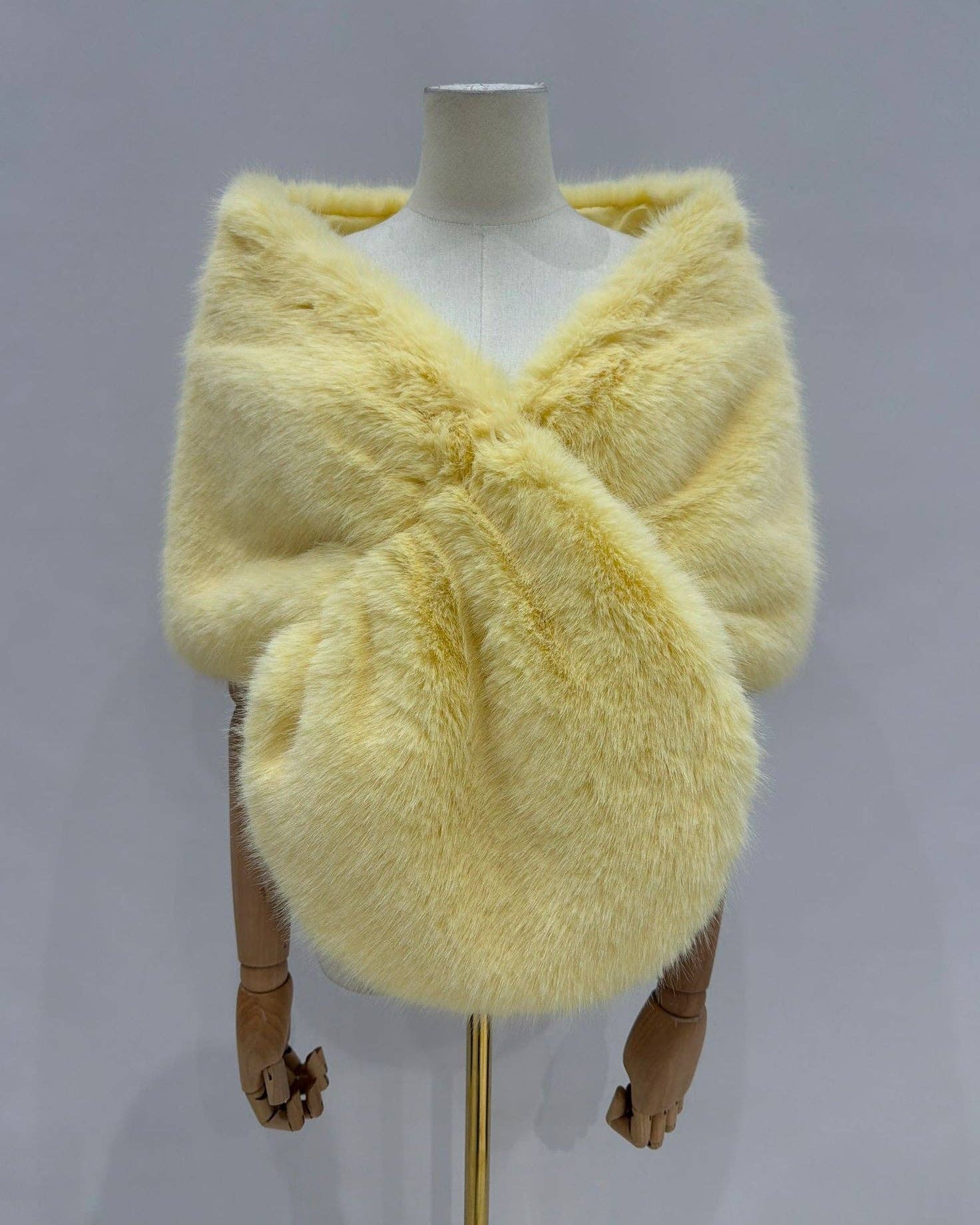 Invitadissimas - Vendita all'ingrosso Pelliccia/Pelliccia sintetica - Donna - Stola in pelliccia sintetica L80519