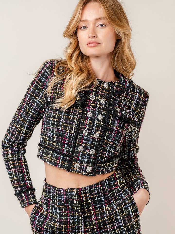 VESTE EN TWEED AVEC BOUTONS EN CRISTAL ET FERMETURE À CROCHET - OI6310FO pour la vente par Fore Collection