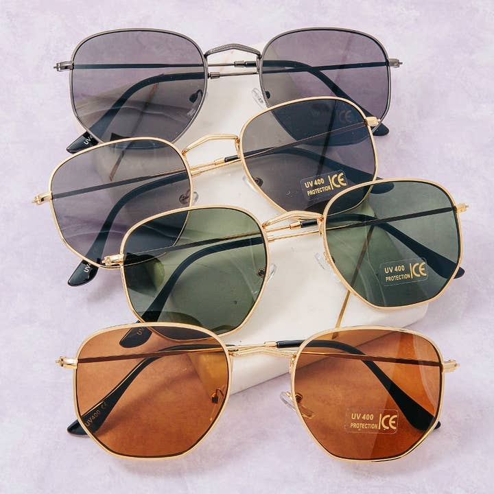 ASSORTITI Set di occhiali da sole con montatura in metallo e lenti rotonde in vendita all'ingrosso su Faire