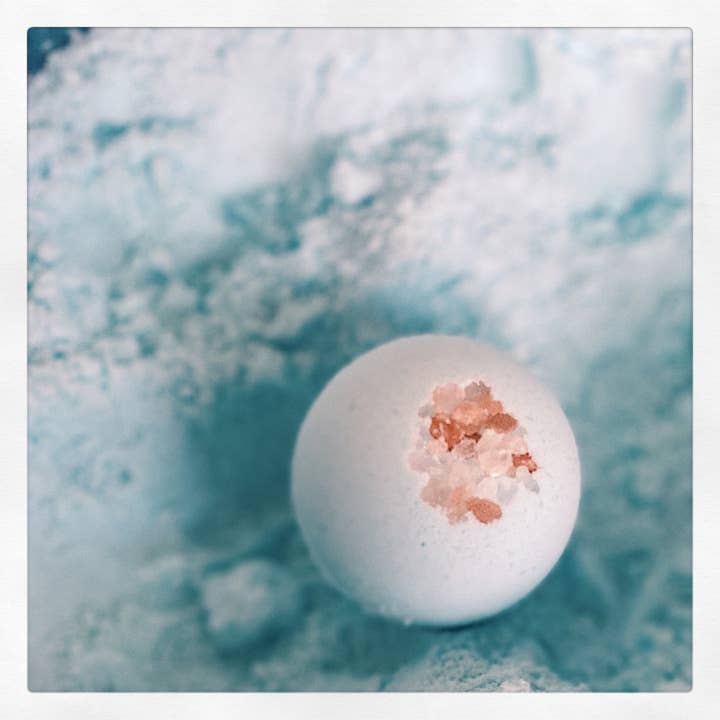 The Bath Lab - Wholesale Bath Bomb/Fizz - Blue Lagoon Bath Bomb
