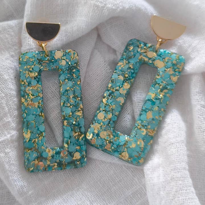 Gabrielle green/gold earrings and other Purchase Wholesale mikrowellen. Free Returns & Net 60 Terms on Faire trending on Faire.