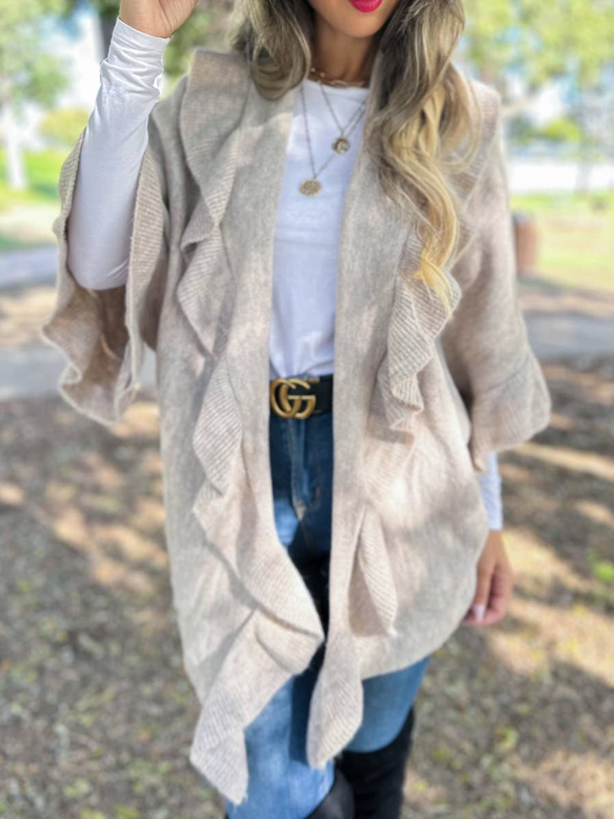 AMOLI – Großhandel Strickjacke – Damen – Haferflocken Beige Weiche Strickjacke mit Rüschendetails5