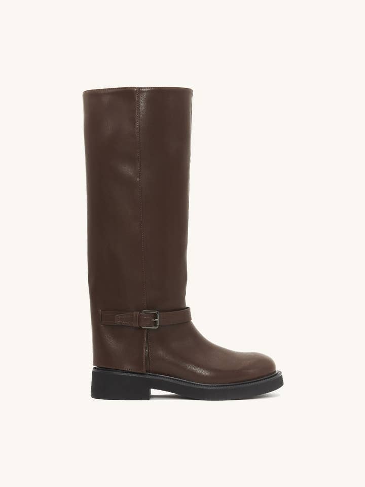 Black Riding boot in faux leather C-368 for wholesale on Faire4