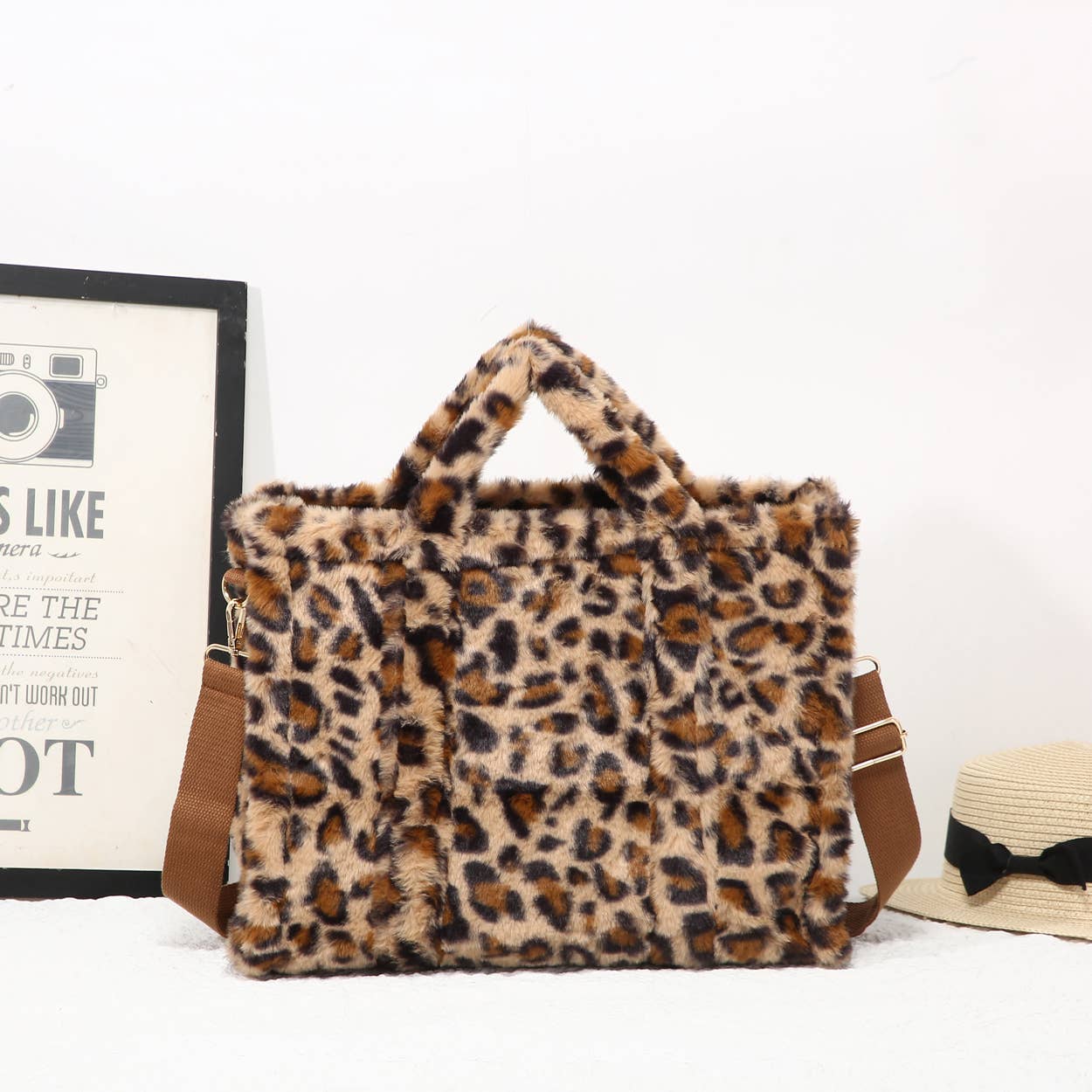 House of Milano - Wholesale Tote Bag - Women's - 25423 Faux Fur Leopard Print Tote Bag4