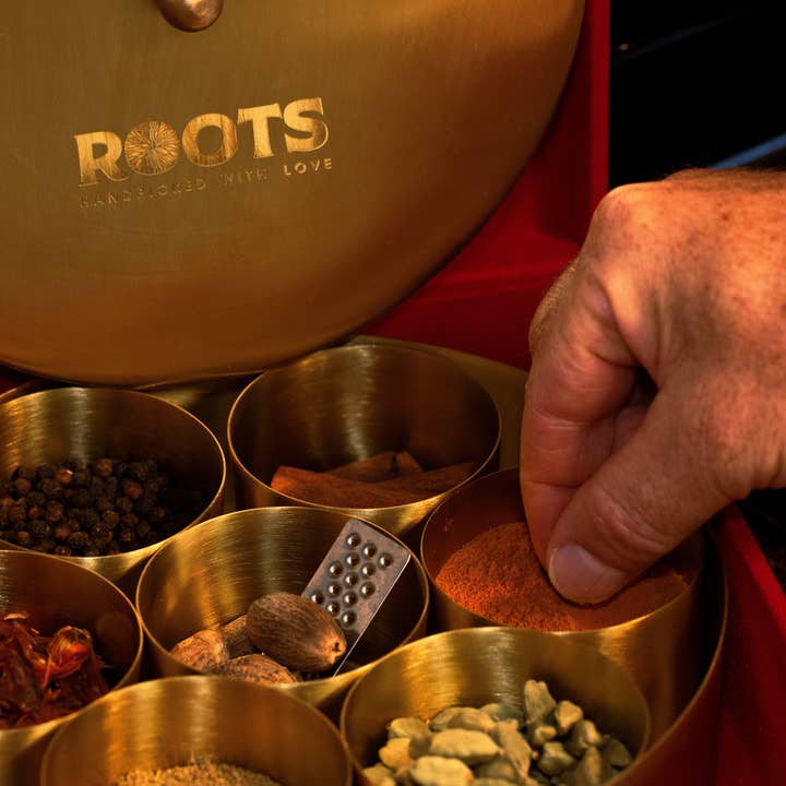 Roots Spice – wholesale Spice rack – Luxury 7-Spice Rack - Brass4