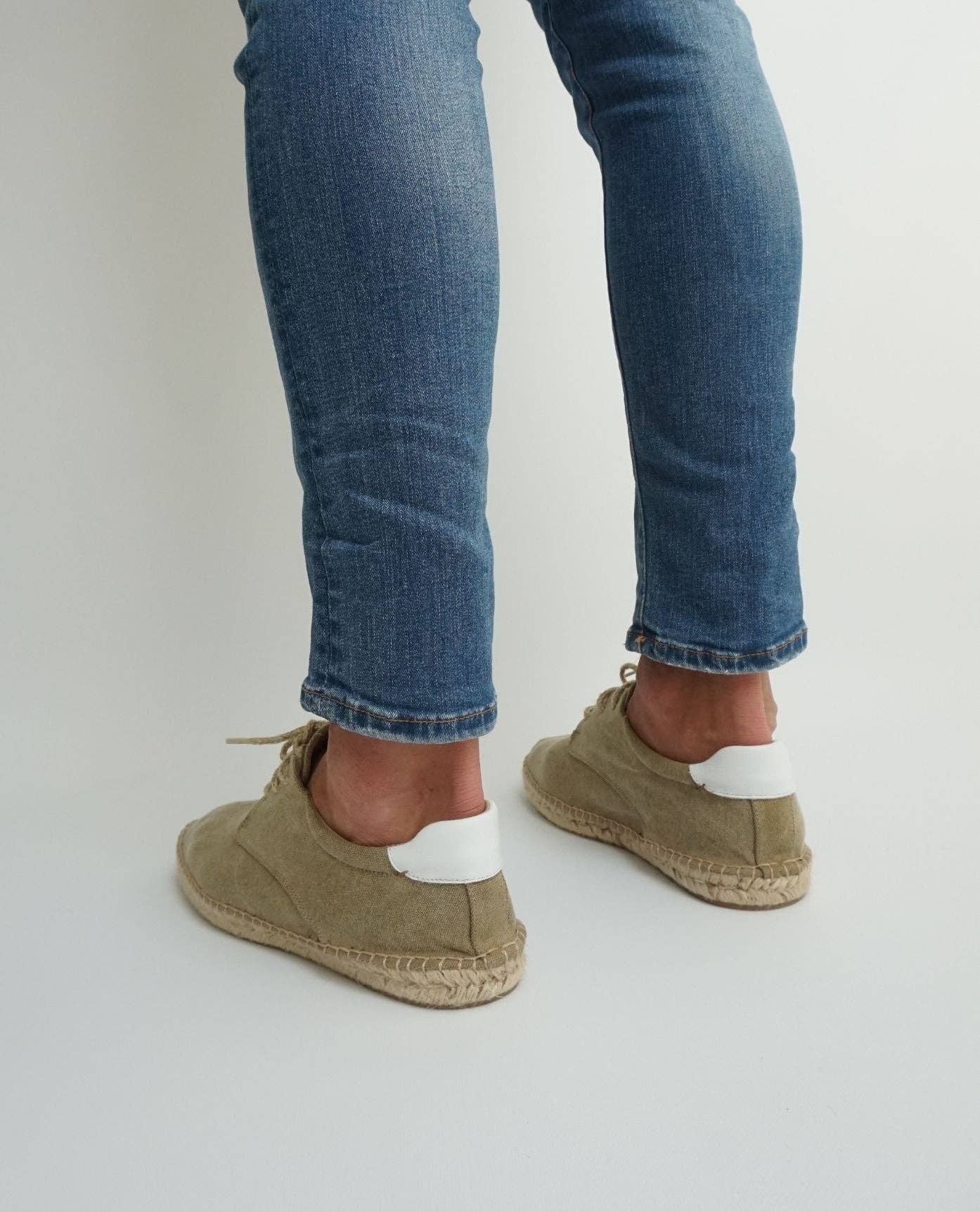 The Hundred Shoes - Wholesale Loafers - Men's - Alpargata Cordon Lona Beige1