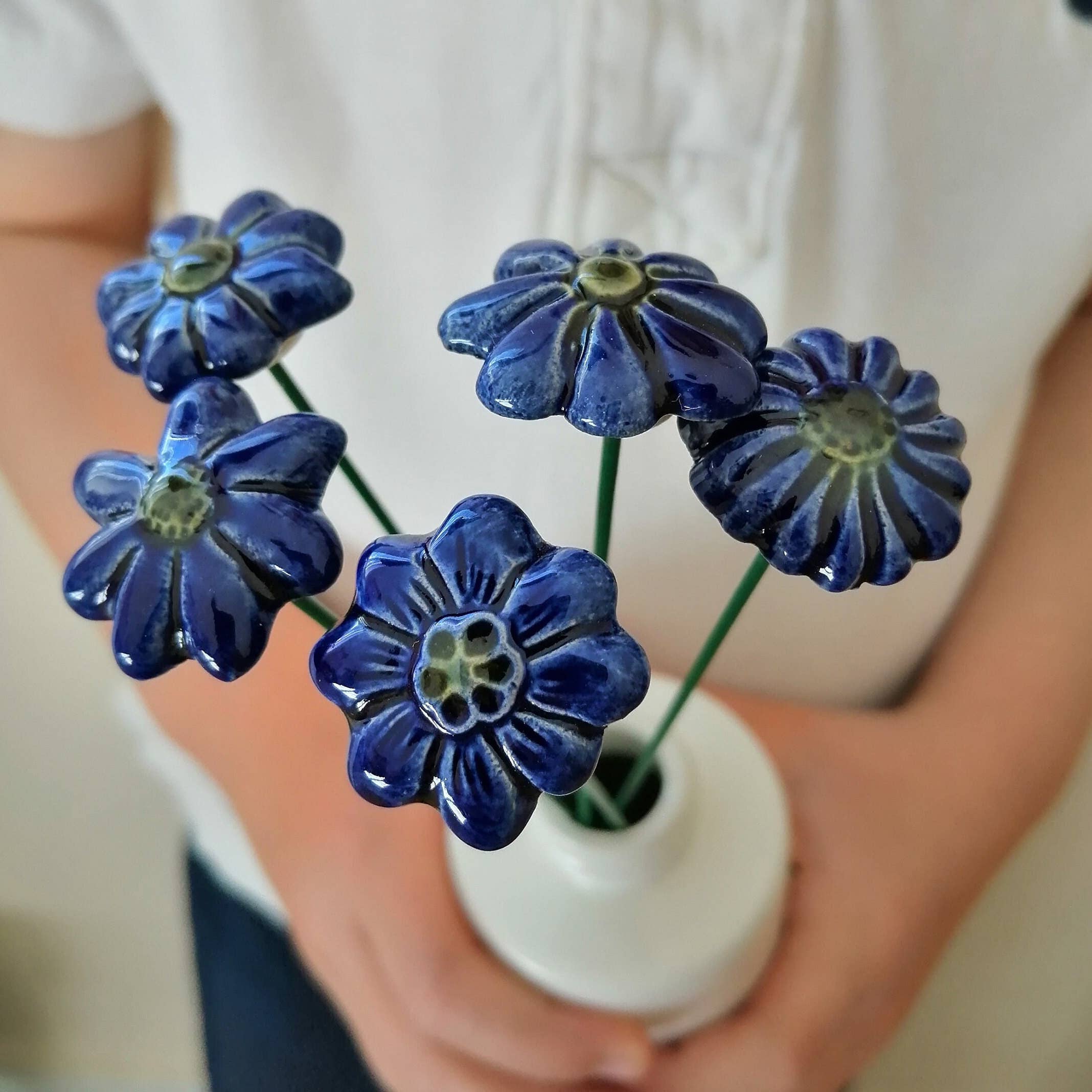 FlowerDropsArt - Vendita all'ingrosso Fiori finti - Fiori in ceramica mini, decorazione per giardino fatato1