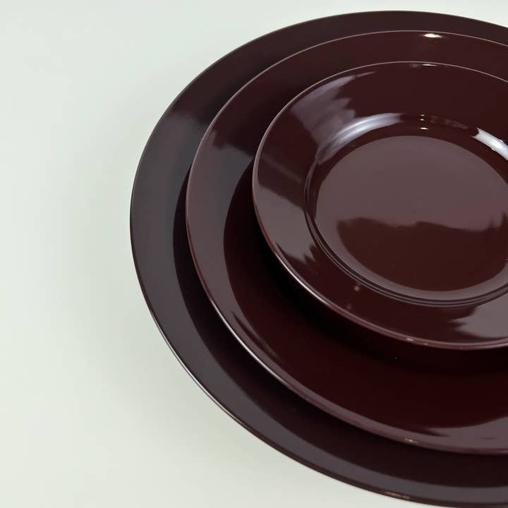 Ensemble de vaisselle en porcelaine - brun café pour la vente par Royal Ceramics