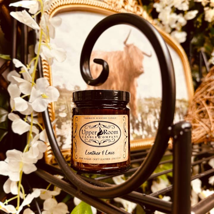 CUIR & DENTELLE pour la vente par Upper Room Candle Company